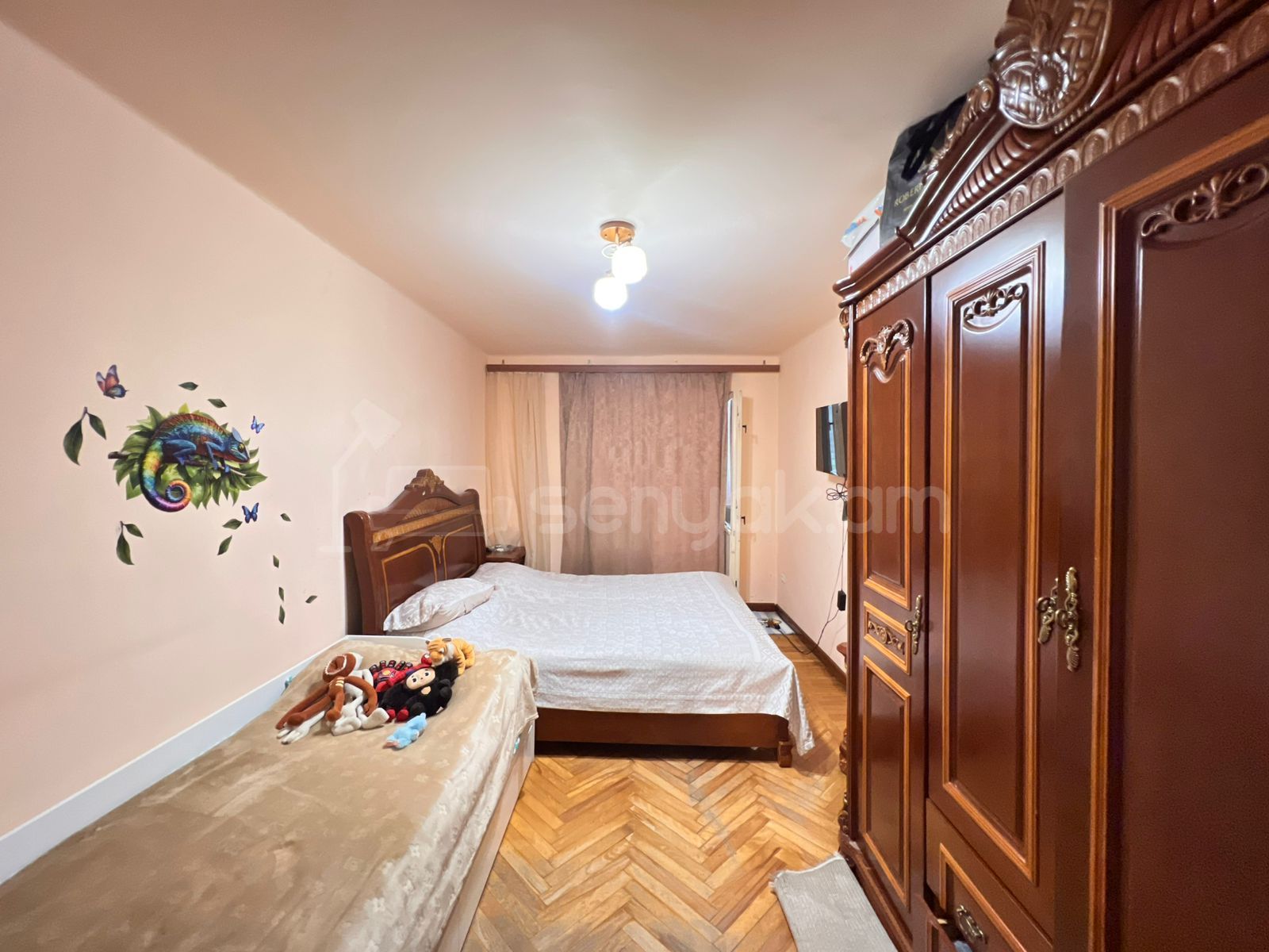 3 Սենյականոց Բնակարան Քարե Շենքում, 104քմ, 2/5 հարկ, Պետական Վիճակում