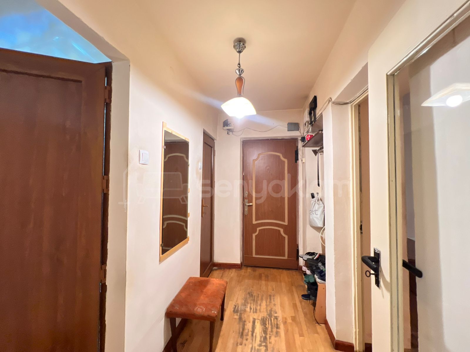 3 Սենյականոց Բնակարան Քարե Շենքում, 104քմ, 2/5 հարկ, Պետական Վիճակում