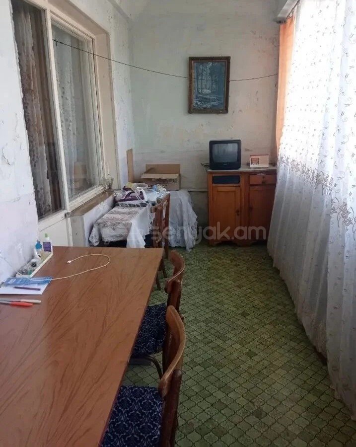 4 Սենյականոց Բնակարան, 90քմ, 3/9 հարկ, Պետական Վիճակում