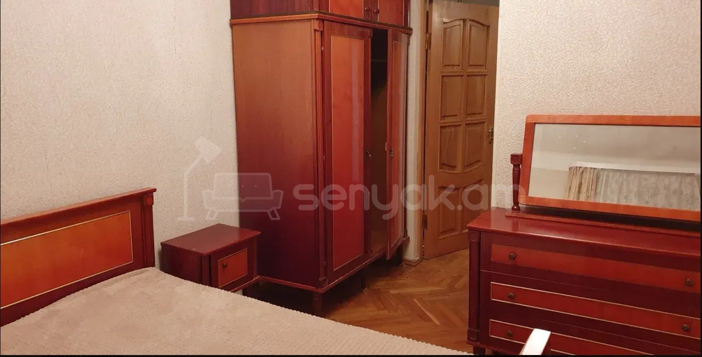 3 Սենյականոց Բնակարան Քարե Շենքում, 80քմ, 2/5 հարկ, Կապիտալ Վերանորոգված, Կահավորված