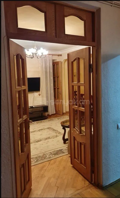 3 Սենյականոց Բնակարան Քարե Շենքում, 80քմ, 2/5 հարկ, Կապիտալ Վերանորոգված, Կահավորված