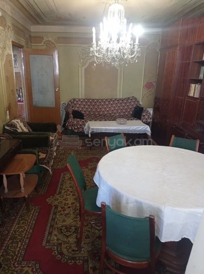 4 Սենյականոց Բնակարան, 90քմ, 3/9 հարկ, Պետական Վիճակում