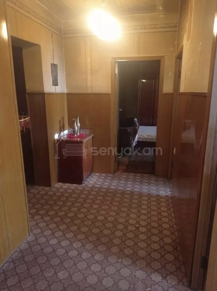 4 Սենյականոց Բնակարան, 90քմ, 3/9 հարկ, Պետական Վիճակում