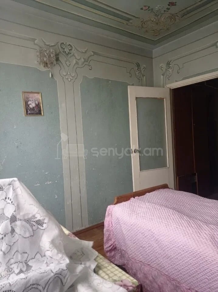 4 Սենյականոց Բնակարան, 90քմ, 3/9 հարկ, Պետական Վիճակում