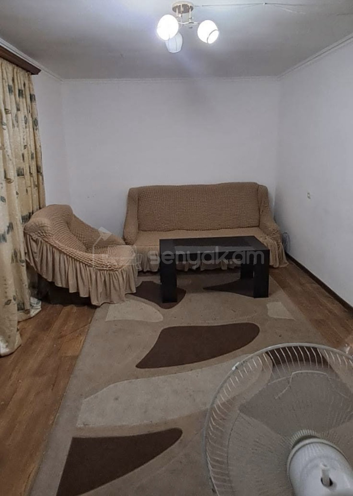 2 Սենյականոց Բնակարան Քարե Շենքում, 50քմ, 5/5 հարկ, Նորմալ Վիճակում, Կահավորված, Արևկող