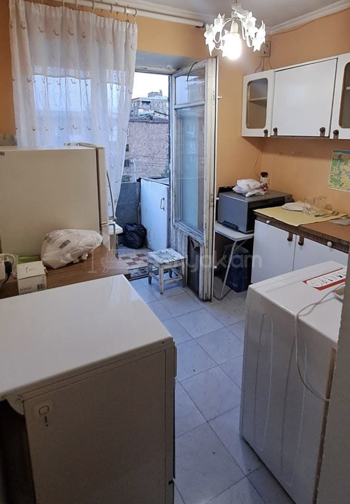 2 Սենյականոց Բնակարան Քարե Շենքում, 50քմ, 5/5 հարկ, Նորմալ Վիճակում, Կահավորված, Արևկող