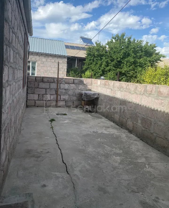 3 Սենյականոց Սեփական Տուն, 82քմ, Կապիտալ Վերանորոգված, Ավտոտնակով