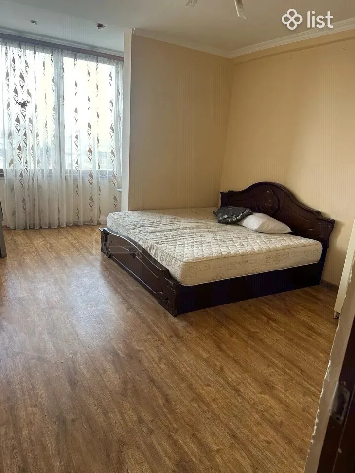 2 Սենյականոց Բնակարան Քարե Շենքում, 65քմ, 3/5 հարկ, Նորմալ Վիճակում, Կահավորված