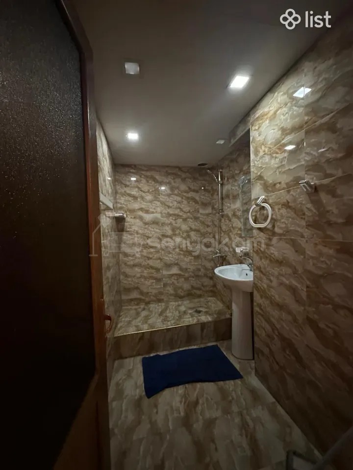 3 Սենյականոց Բնակարան Քարե Շենքում, 68քմ, 3/5 հարկ, Նորմալ Վիճակում, Կահավորված