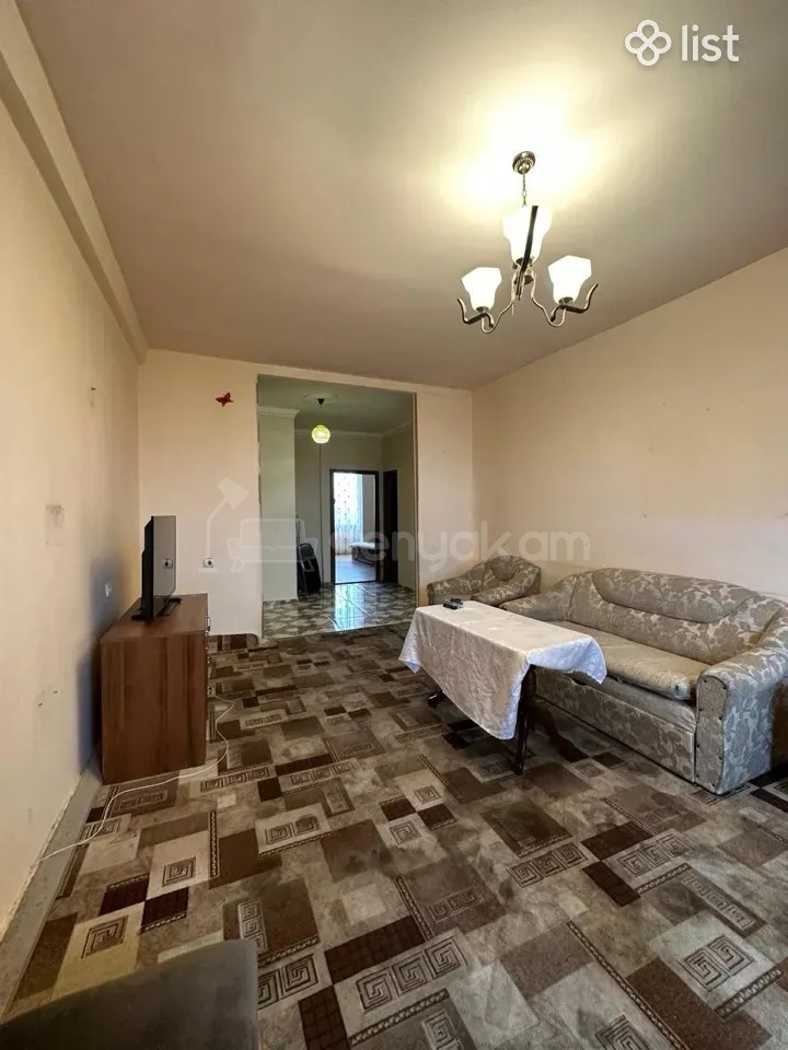 3 Սենյականոց Բնակարան Քարե Շենքում, 68քմ, 3/5 հարկ, Նորմալ Վիճակում, Կահավորված