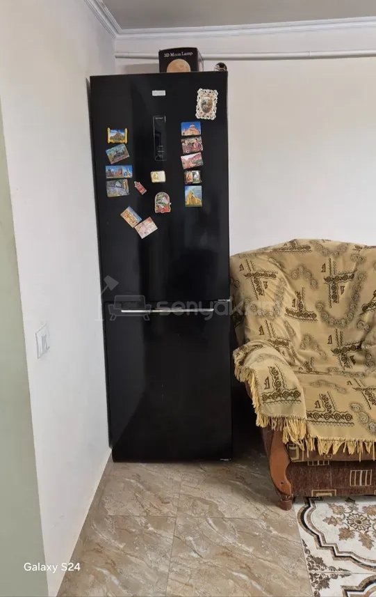 3 Սենյականոց Բնակարան Քարե Շենքում, 61քմ, 1/2 հարկ, Նորմալ Վիճակում, Կահավորված