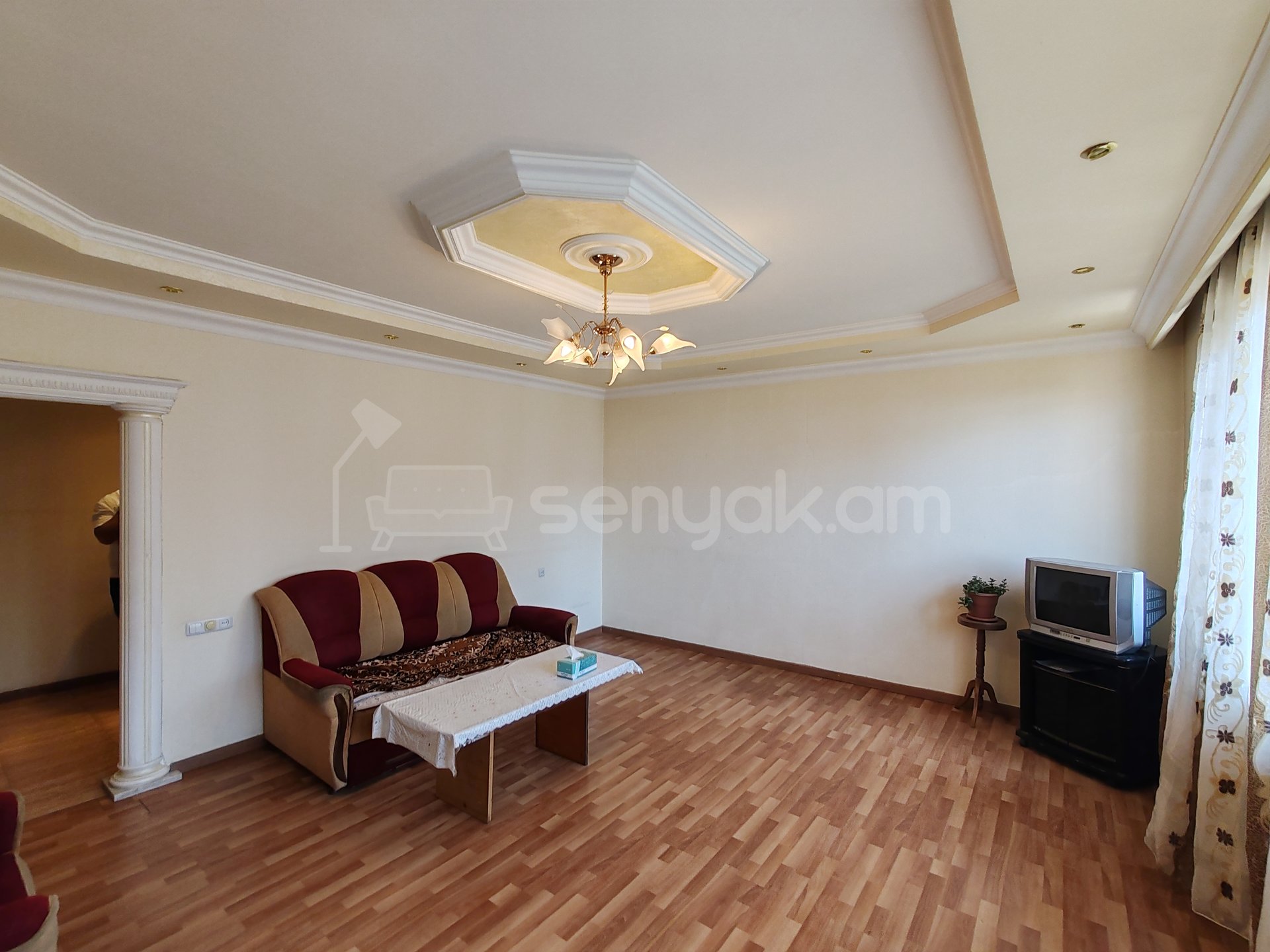 3 Սենյականոց Բնակարան, 80քմ, 8/9 հարկ, Նորմալ Վիճակում, Կահավորված