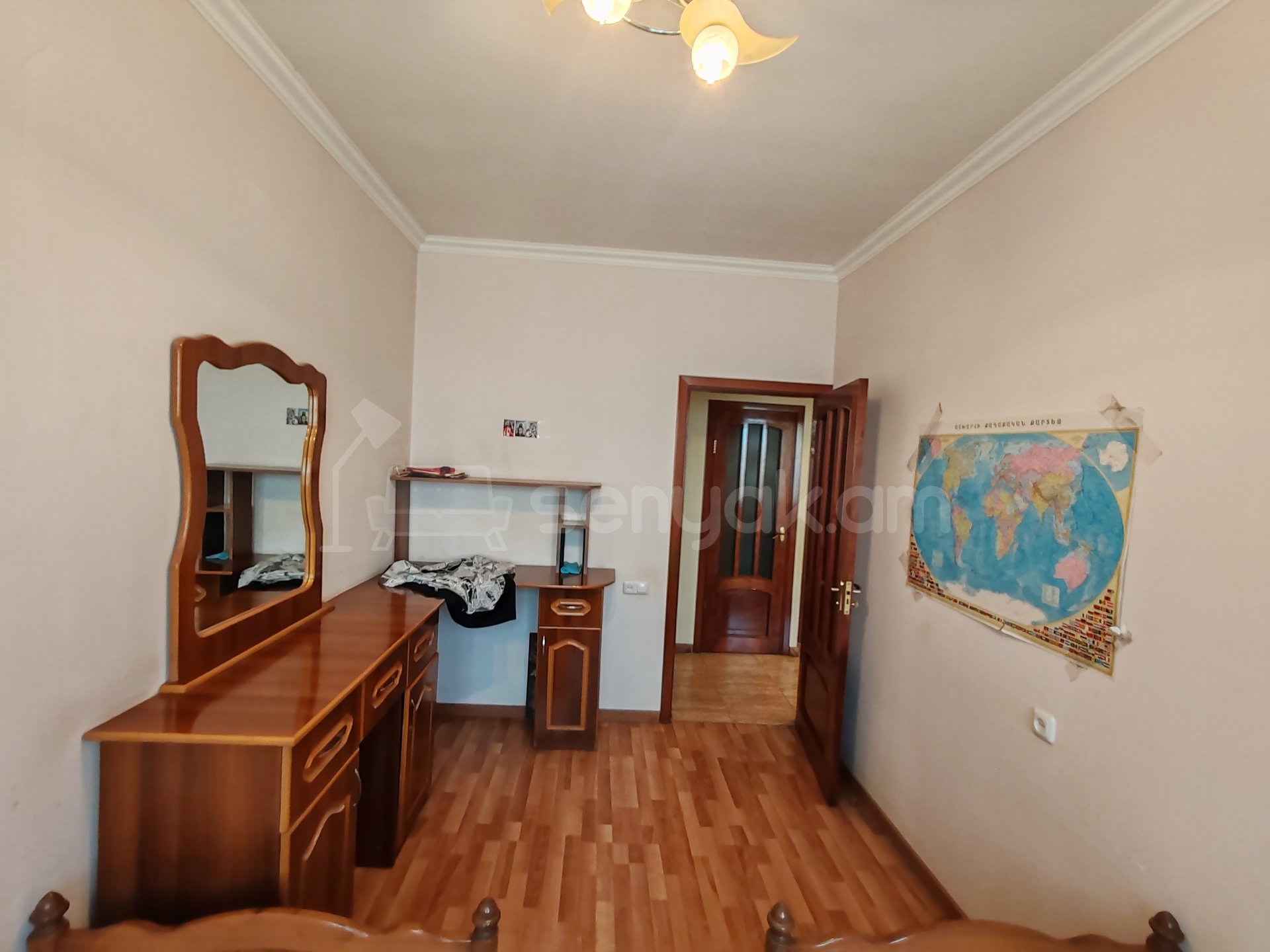 3 Սենյականոց Բնակարան, 80քմ, 8/9 հարկ, Նորմալ Վիճակում, Կահավորված