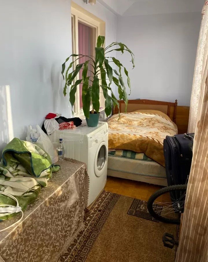3 Սենյականոց Բնակարան Քարե Շենքում, 65քմ, 4/4 հարկ, Կապիտալ Վերանորոգված