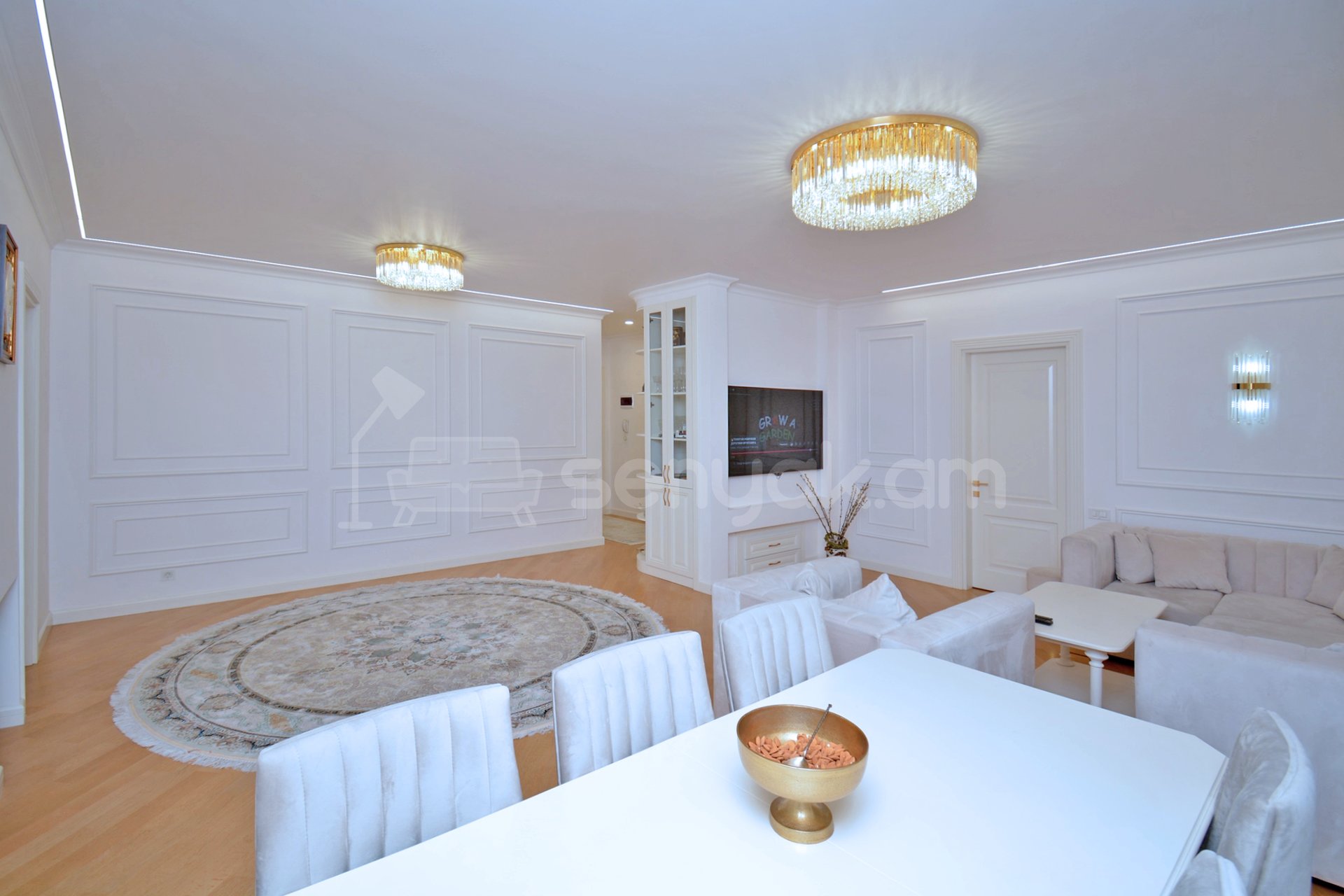 3 Սենյականոց Բնակարան Քարե Շենքում, 103քմ, 3/5 հարկ, Կապիտալ Վերանորոգված