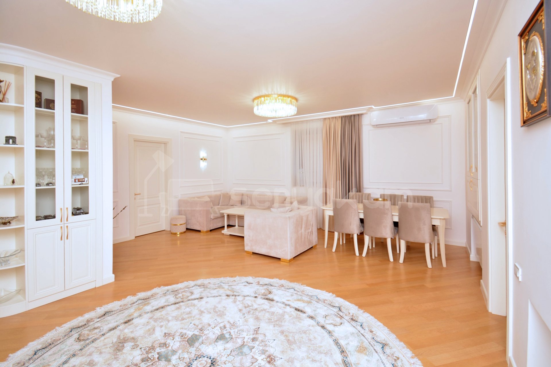 3 Սենյականոց Բնակարան Քարե Շենքում, 103քմ, 3/5 հարկ, Կապիտալ Վերանորոգված