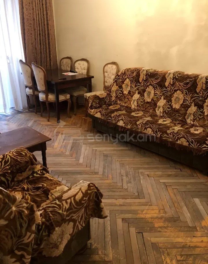 3 Սենյականոց Բնակարան Քարե Շենքում, 74քմ, 3/5 հարկ, Կապիտալ Վերանորոգված