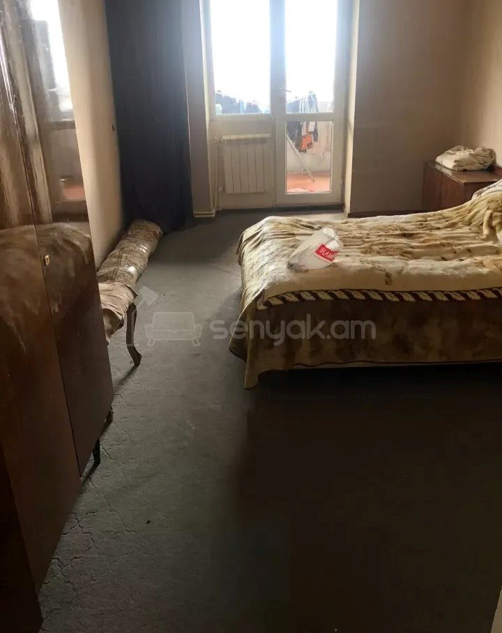 3 Սենյականոց Բնակարան Քարե Շենքում, 74քմ, 3/5 հարկ, Կապիտալ Վերանորոգված