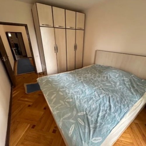 3 Սենյականոց Բնակարան Քարե Շենքում, 77քմ, 3/5 հարկ, Կապիտալ Վերանորոգված, Կահավորված, Արևկող