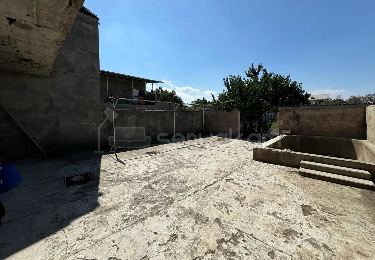 6 Սենյականոց Սեփական Տուն, 240քմ, Կոսմետիկ Վերանորոգված, Ավտոտնակով