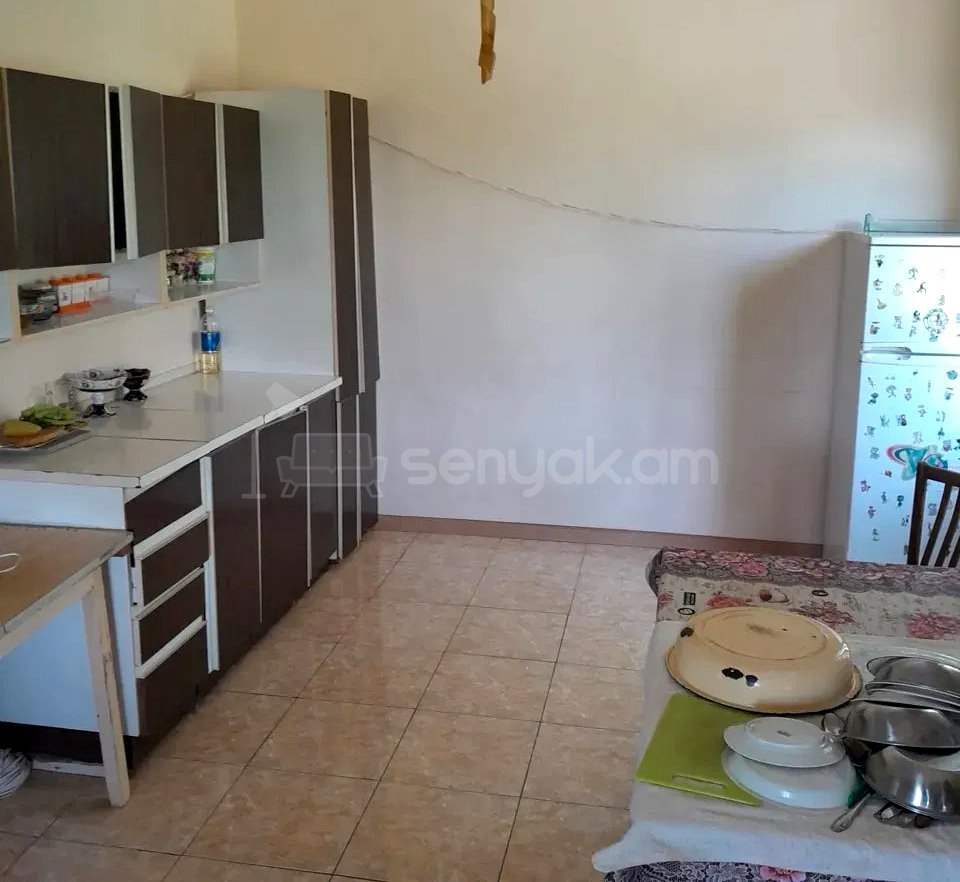6 Սենյականոց Սեփական Տուն, 245քմ, Նորմալ Վիճակում, Ավտոտնակով