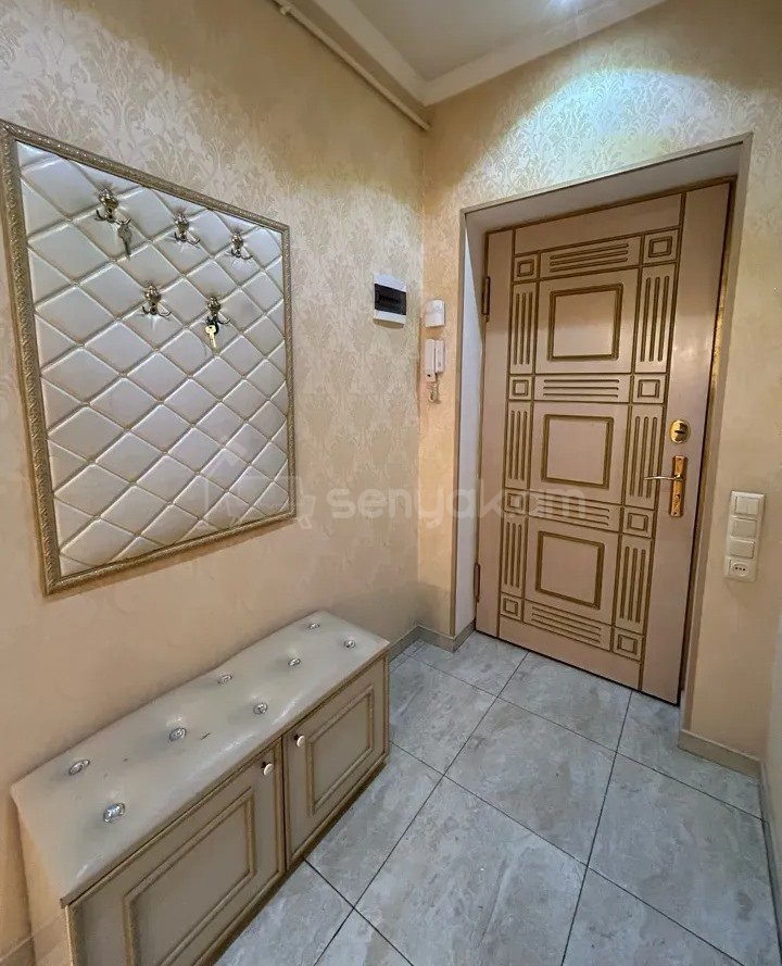 3 Սենյականոց Բնակարան Քարե Շենքում, 93քմ, 5/5 հարկ, Դիզայներական Վերանորոգված