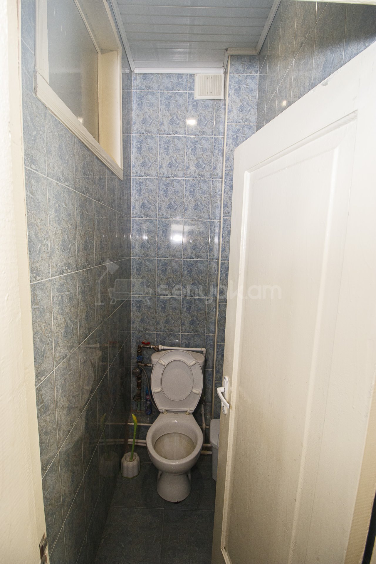 3 Սենյականոց Բնակարան Քարե Շենքում, 100քմ, 3/5 հարկ, Պետական Վիճակում