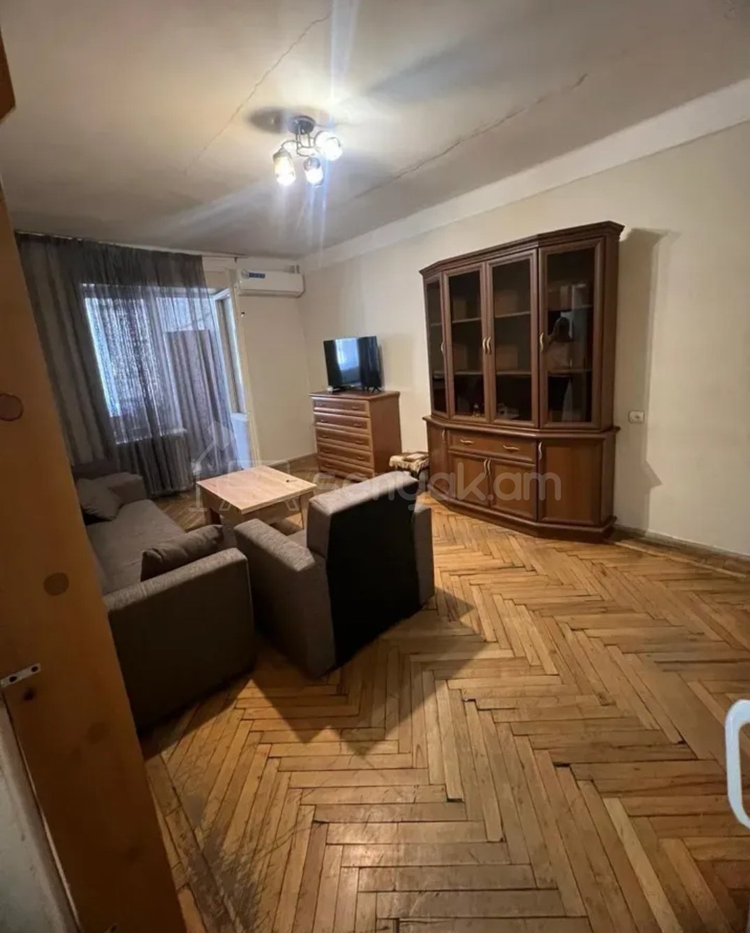 2 Սենյականոց Բնակարան Քարե Շենքում, 55քմ, 4/5 հարկ, Նորմալ Վիճակում, Կահավորված, Արևկող