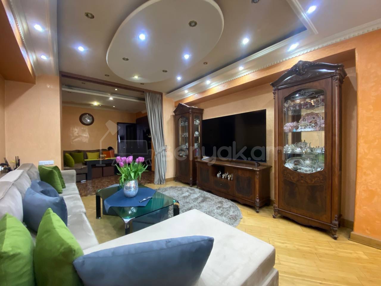 3 Սենյականոց Բնակարան, 92քմ, 2/10 հարկ, Կապիտալ Վերանորոգված