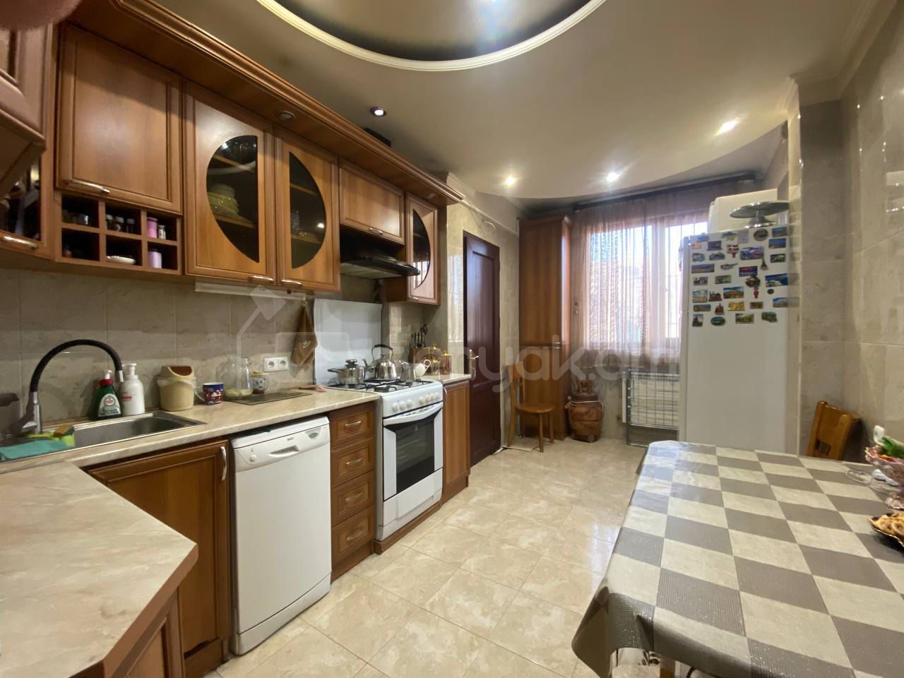 3 Սենյականոց Բնակարան, 92քմ, 2/10 հարկ, Կապիտալ Վերանորոգված