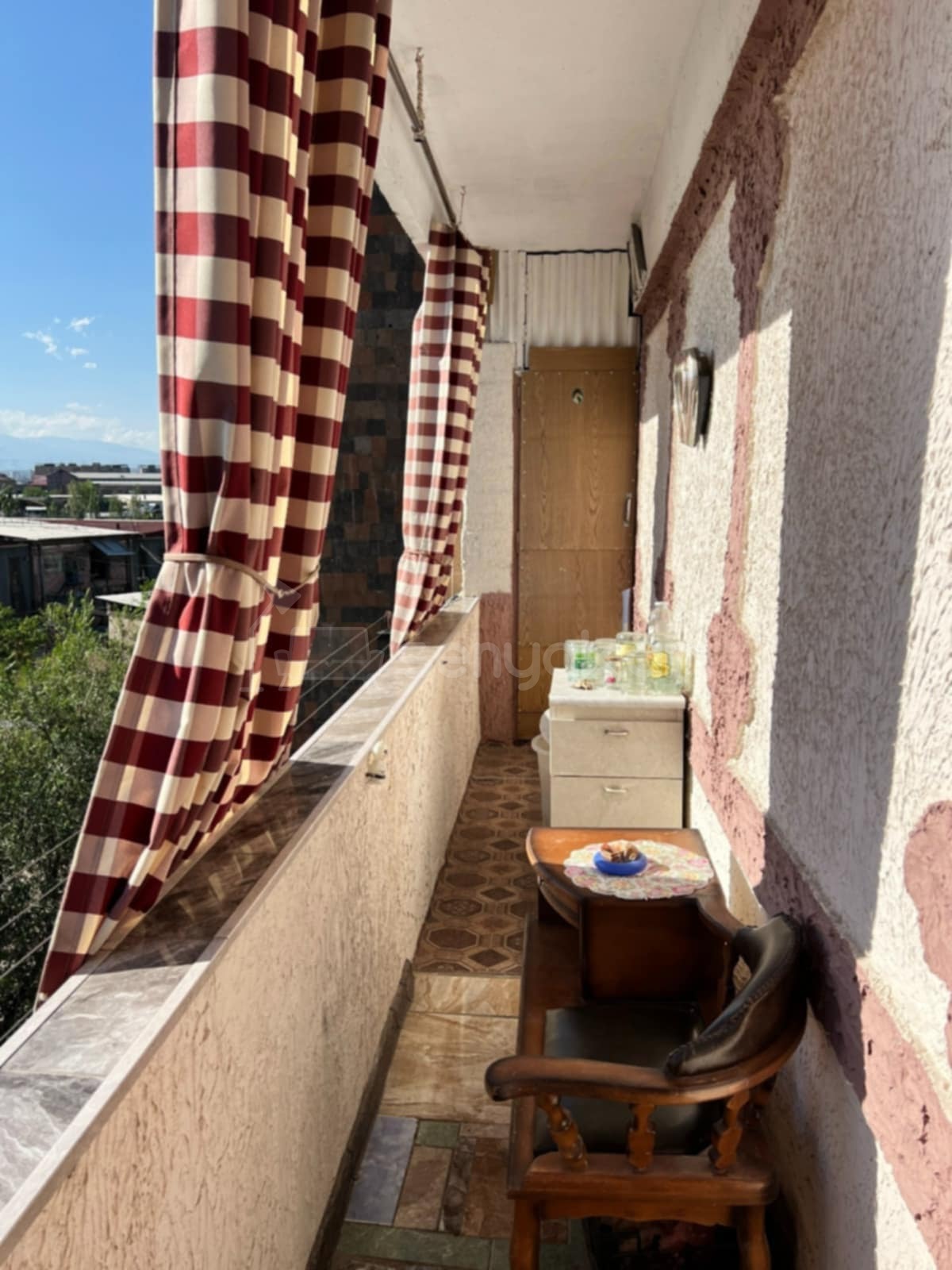 2 Սենյականոց Բնակարան Քարե Շենքում, 40քմ, 5/6 հարկ, Կապիտալ Վերանորոգված, Կահավորված, Արևկող