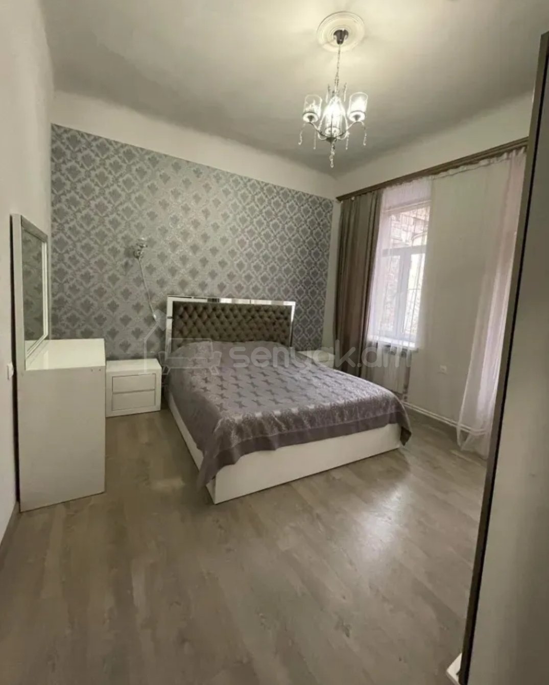 3 Սենյականոց Բնակարան Քարե Շենքում, 81քմ, 3/3 հարկ, Կապիտալ Վերանորոգված