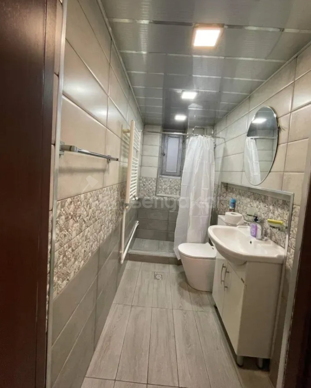 3 Սենյականոց Բնակարան Քարե Շենքում, 81քմ, 3/3 հարկ, Կապիտալ Վերանորոգված