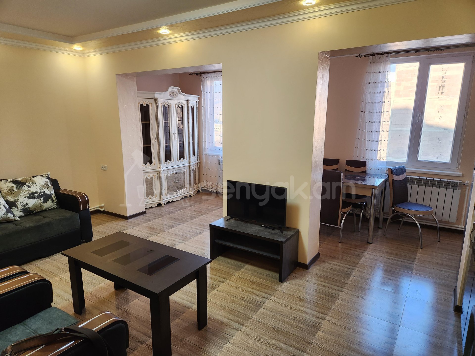 2 Սենյականոց Բնակարան, 50քմ, 7/9 հարկ, Դիզայներական Վերանորոգված, Կահավորված, Արևկող