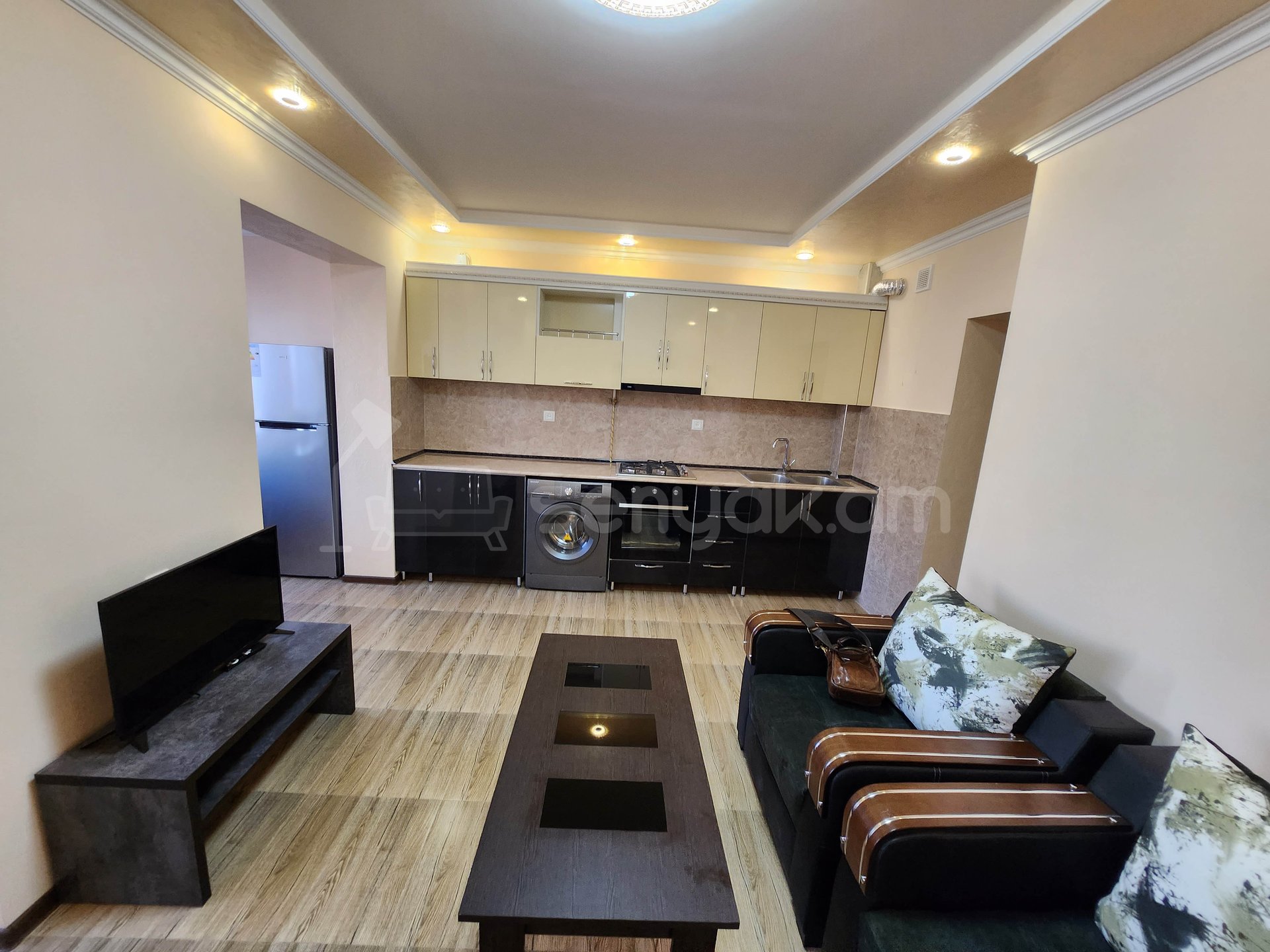 2 Սենյականոց Բնակարան, 50քմ, 7/9 հարկ, Դիզայներական Վերանորոգված, Կահավորված, Արևկող