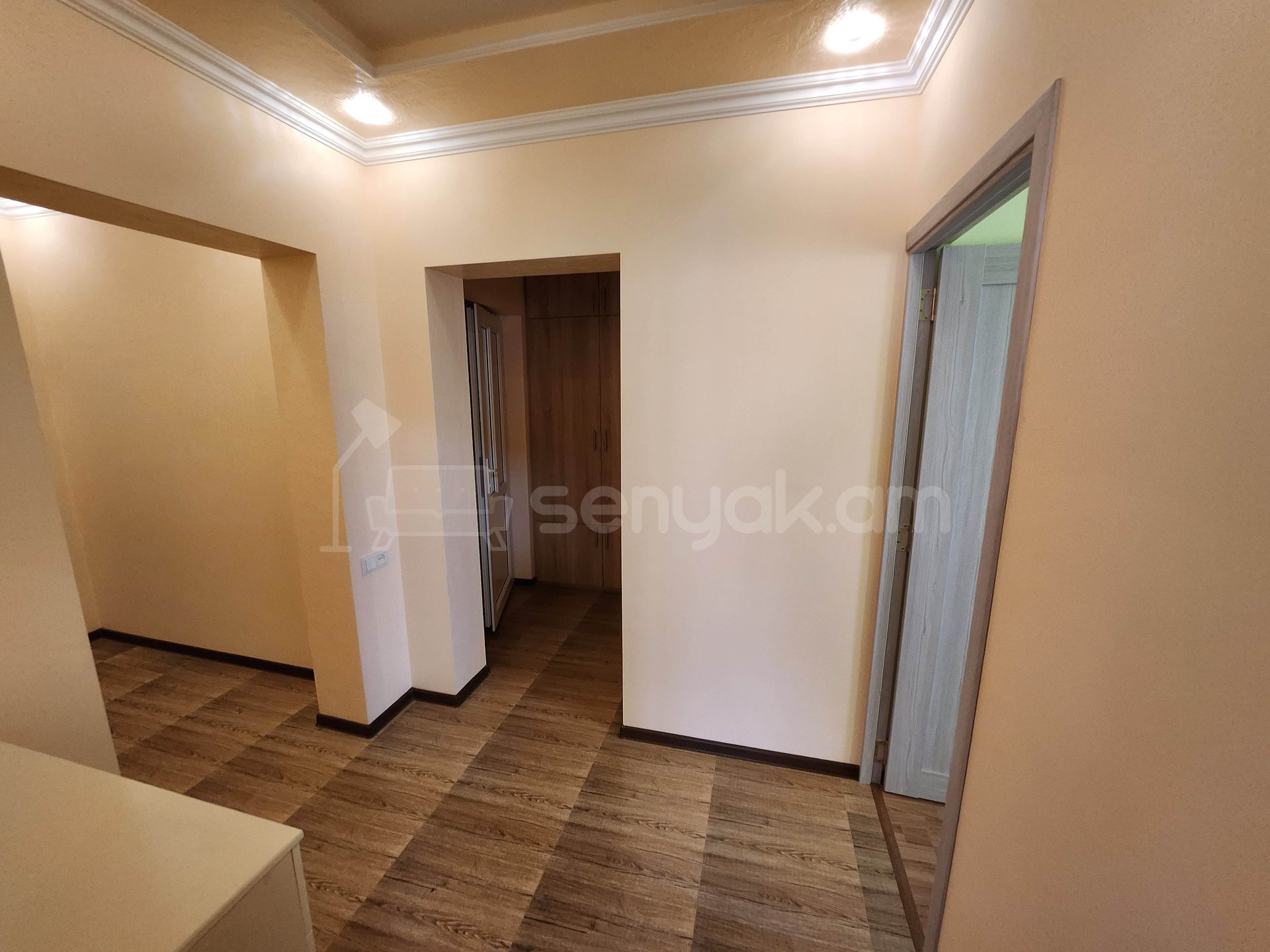 2 Սենյականոց Բնակարան, 50քմ, 7/9 հարկ, Դիզայներական Վերանորոգված, Կահավորված, Արևկող