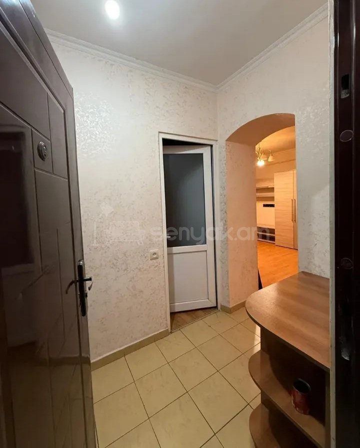 2 Սենյականոց Բնակարան Քարե Շենքում, 40քմ, 2/4 հարկ, Կապիտալ Վերանորոգված, Կահավորված