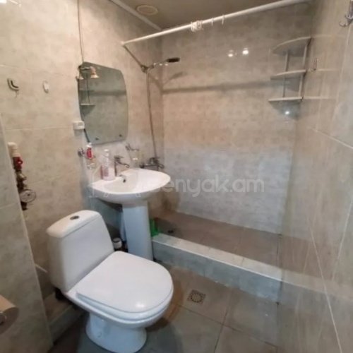 1 Սենյականոց Բնակարան Քարե Շենքում, 35քմ, 3/4 հարկ, Կապիտալ Վերանորոգված, Կահավորված, Արևկող