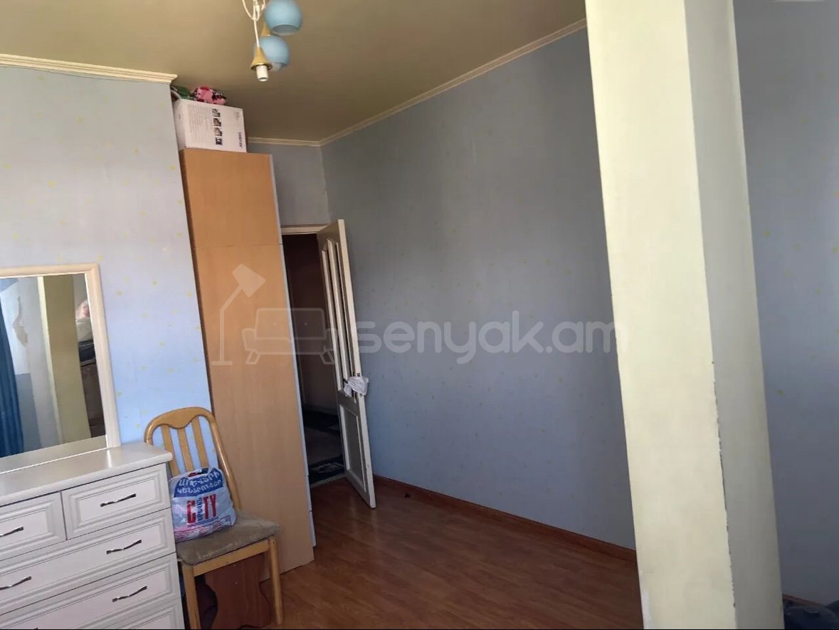 3 Սենյականոց Բնակարան Քարե Շենքում, 90քմ, 2/6 հարկ, Նորմալ Վիճակում