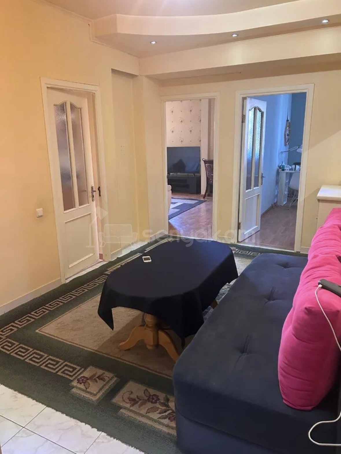 3 Սենյականոց Բնակարան Քարե Շենքում, 90քմ, 2/6 հարկ, Նորմալ Վիճակում