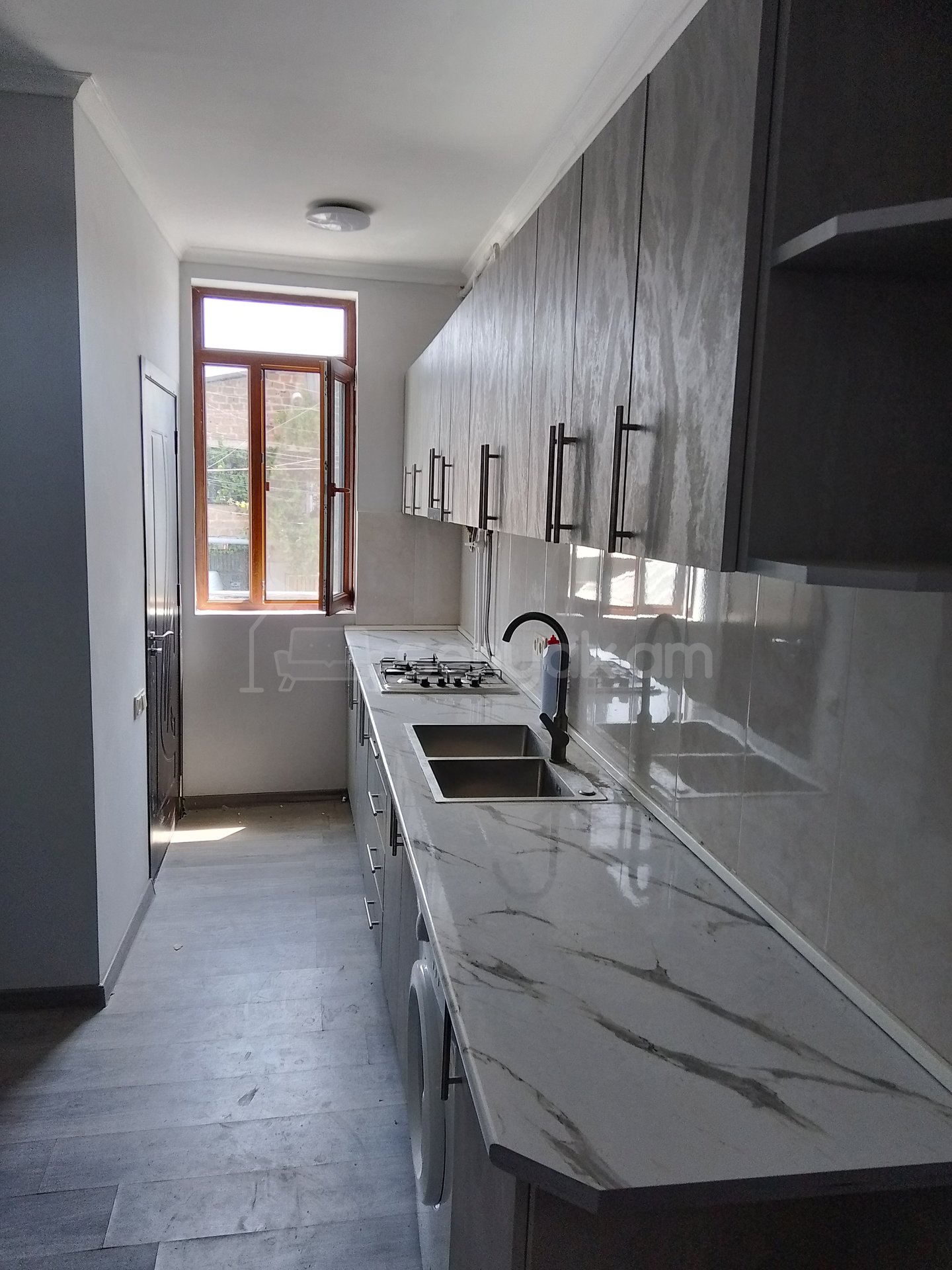 2 Սենյականոց Բնակարան Նորակառույց Քարե Շենքում, 50քմ, 2/2 հարկ, Կապիտալ Վերանորոգված, Մասամբ Կահավորված, Արևկող