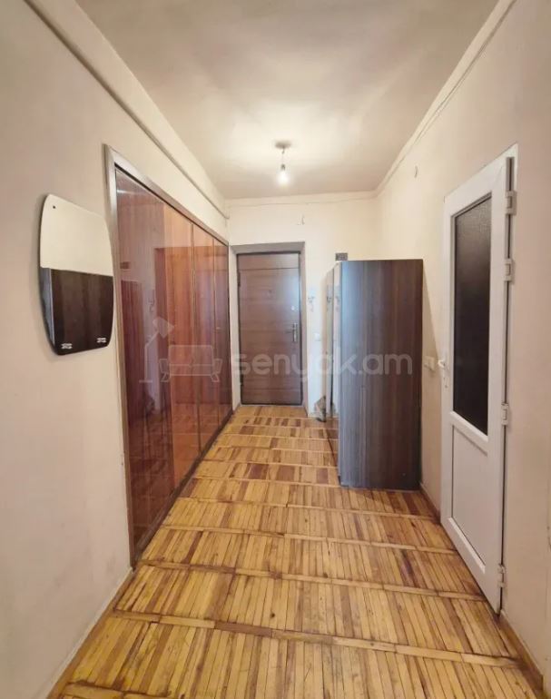 1 Սենյականոց Բնակարան Քարե Շենքում, 48քմ, 4/5 հարկ, Կոսմետիկ Վերանորոգված