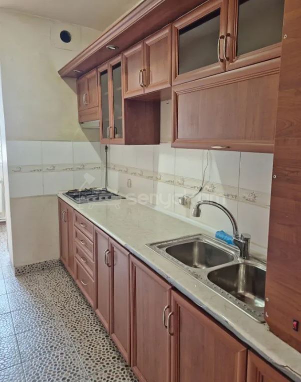 1 Սենյականոց Բնակարան Քարե Շենքում, 48քմ, 4/5 հարկ, Կոսմետիկ Վերանորոգված