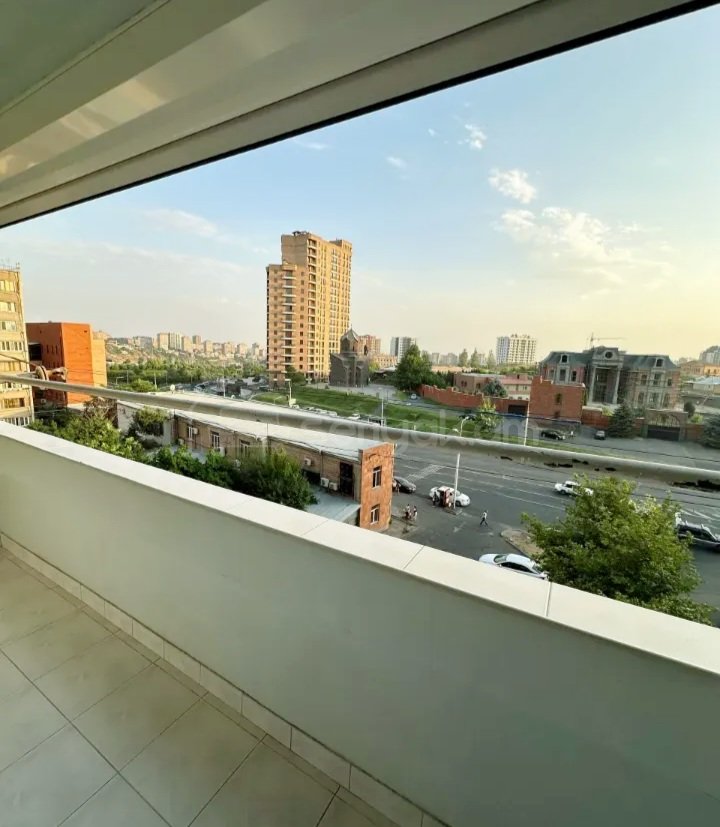3 Սենյականոց Բնակարան, 85քմ, 6/9 հարկ, Կապիտալ Վերանորոգված, Կահավորված, Արևկող