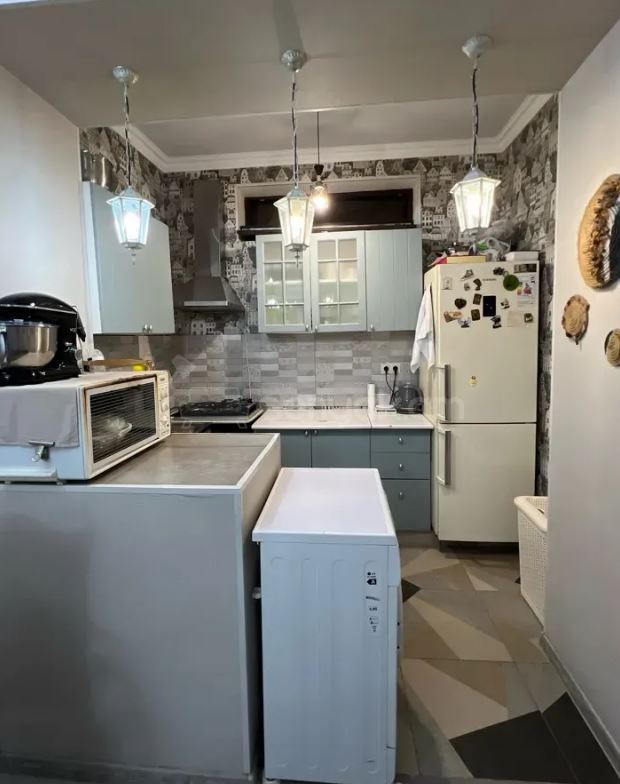 3 Սենյականոց Բնակարան Քարե Շենքում, 55քմ, 1/3 հարկ, Դիզայներական Վերանորոգված