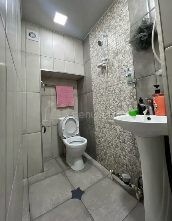 3 Սենյականոց Բնակարան Քարե Շենքում, 55քմ, 1/3 հարկ, Դիզայներական Վերանորոգված