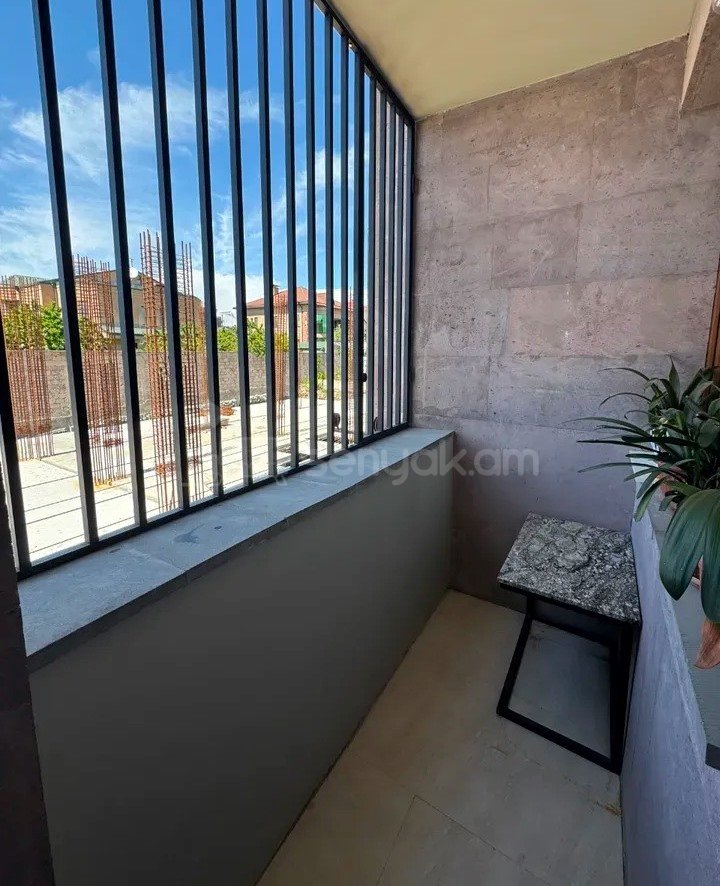 3 Սենյականոց Բնակարան Նորակառույցում, 75քմ, 2/5 հարկ, Կապիտալ Վերանորոգված