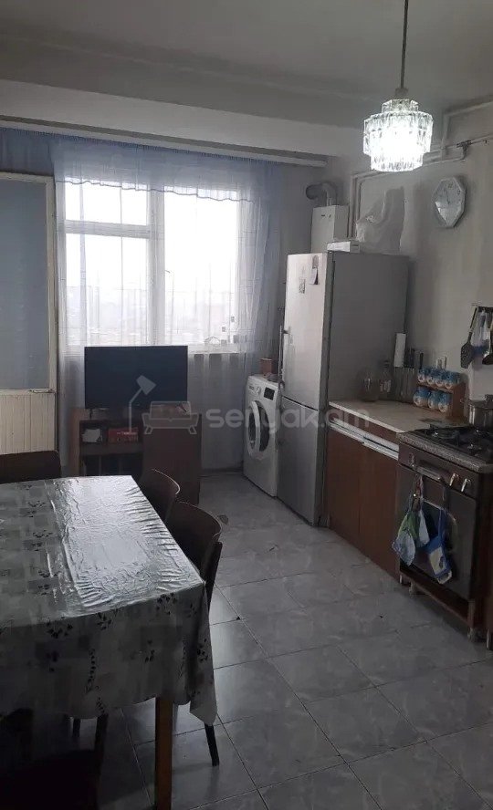 2 Սենյականոց Բնակարան, 82քմ, 8/12 հարկ, Նորմալ Վիճակում