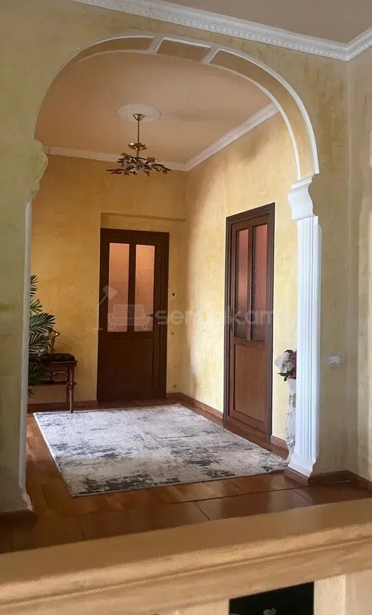 5 Սենյականոց Սեփական Տուն, 208քմ, Կապիտալ Վերանորոգված