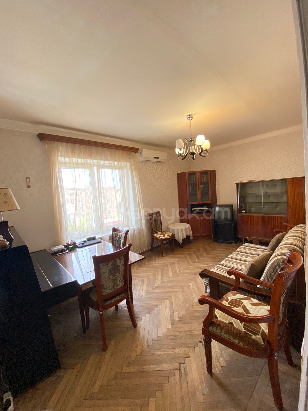 3 Սենյականոց Բնակարան Քարե Շենքում, 55քմ, 4/4 հարկ, Նորմալ Վիճակում
